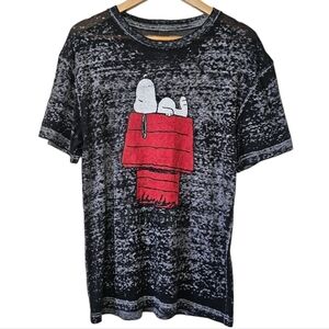 Peanuts Snoopy Graphic Tee Shirt Size Medium